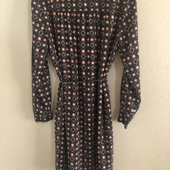 Loft Dress - Picture 2 of 4